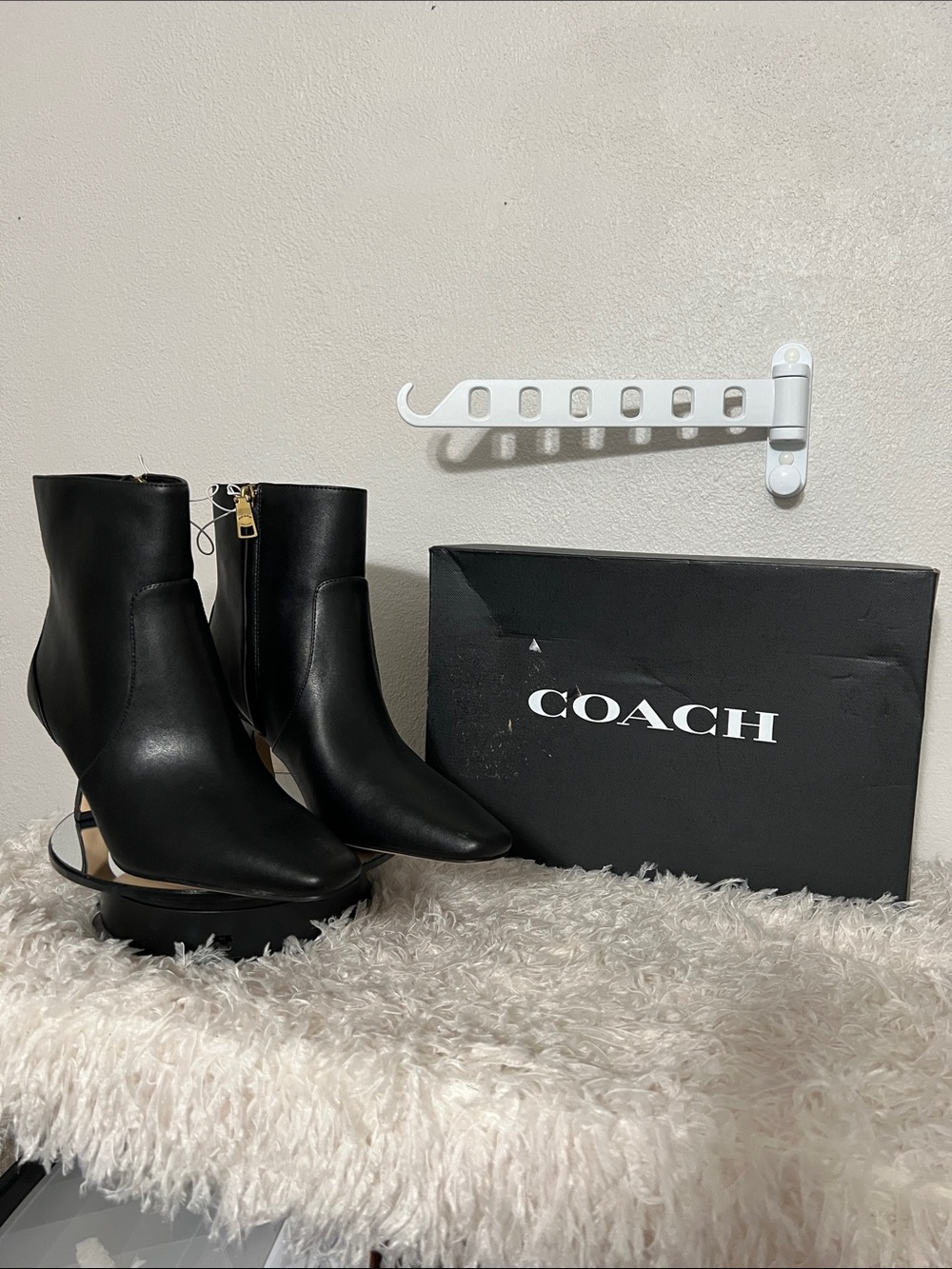 COACH Black Leather Sculpted C Kitten Heel Ankle Booties Sz 7